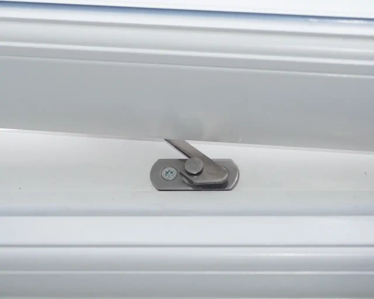 Hook Restrictor
